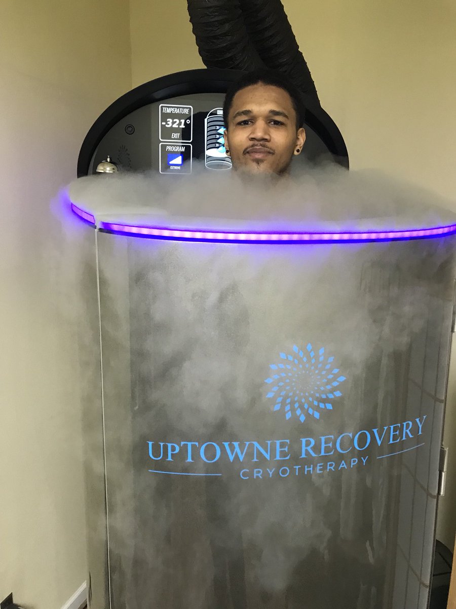 uptownerecovery's tweet image. Had a great visit today by two former Baylor Bears, @SupermanEra_3 and  @Taion_BU . Getting prepared for Pro Day.  Keep working and good luck! 👍🍀 #prodayprep  #prodaygrind  #preparation  #bodyrecovery  #refresh #revive #performance #football.