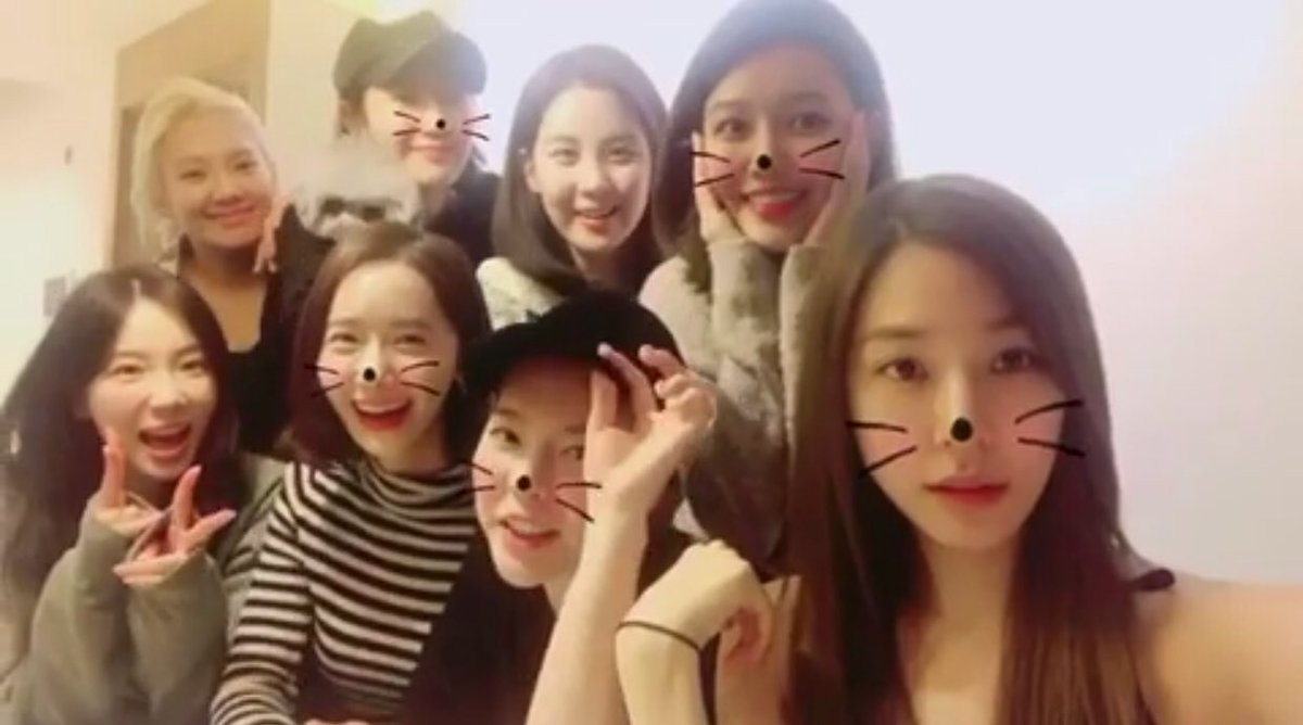KTYKHY's tweet photo. GG Reunited. I’m craying 😭❤️ https://t.co/zUj060qIus