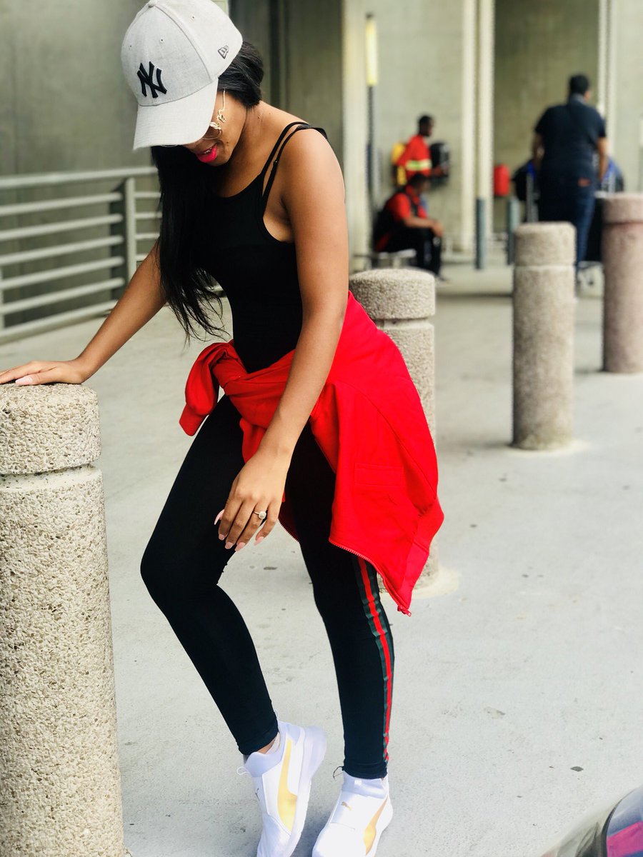 MillyMashile's tweet photo. Traveling makes me so happy. What better way to celebrate my 30th then to visit the big apple✈️ #offtonyc🗽🇺🇸 #30cation #feedingthetravelbug https://t.co/5EwRypnnP0