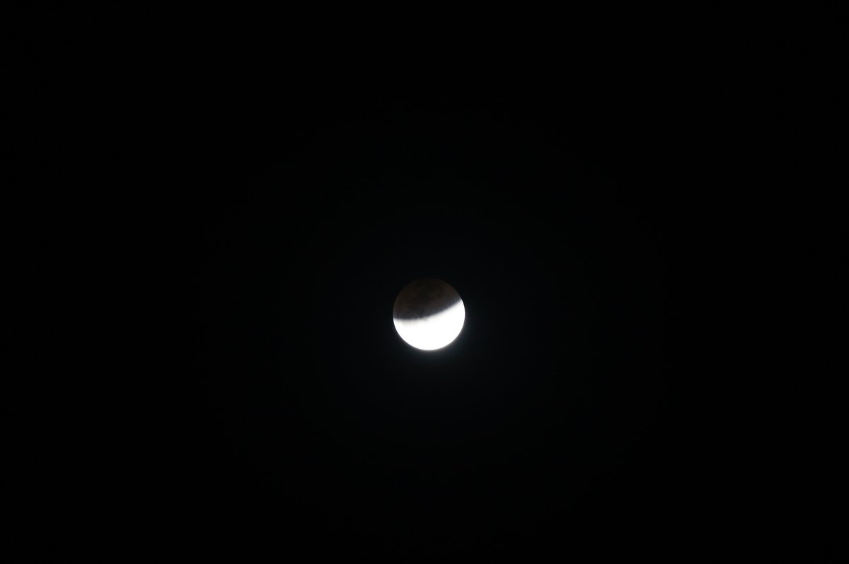 shubhamk87's tweet photo. #SuperBlueBloodMoon #BlueMoon #TotalLunarEclipse2018 #Ranchi https://t.co/zbt3GFb0NF