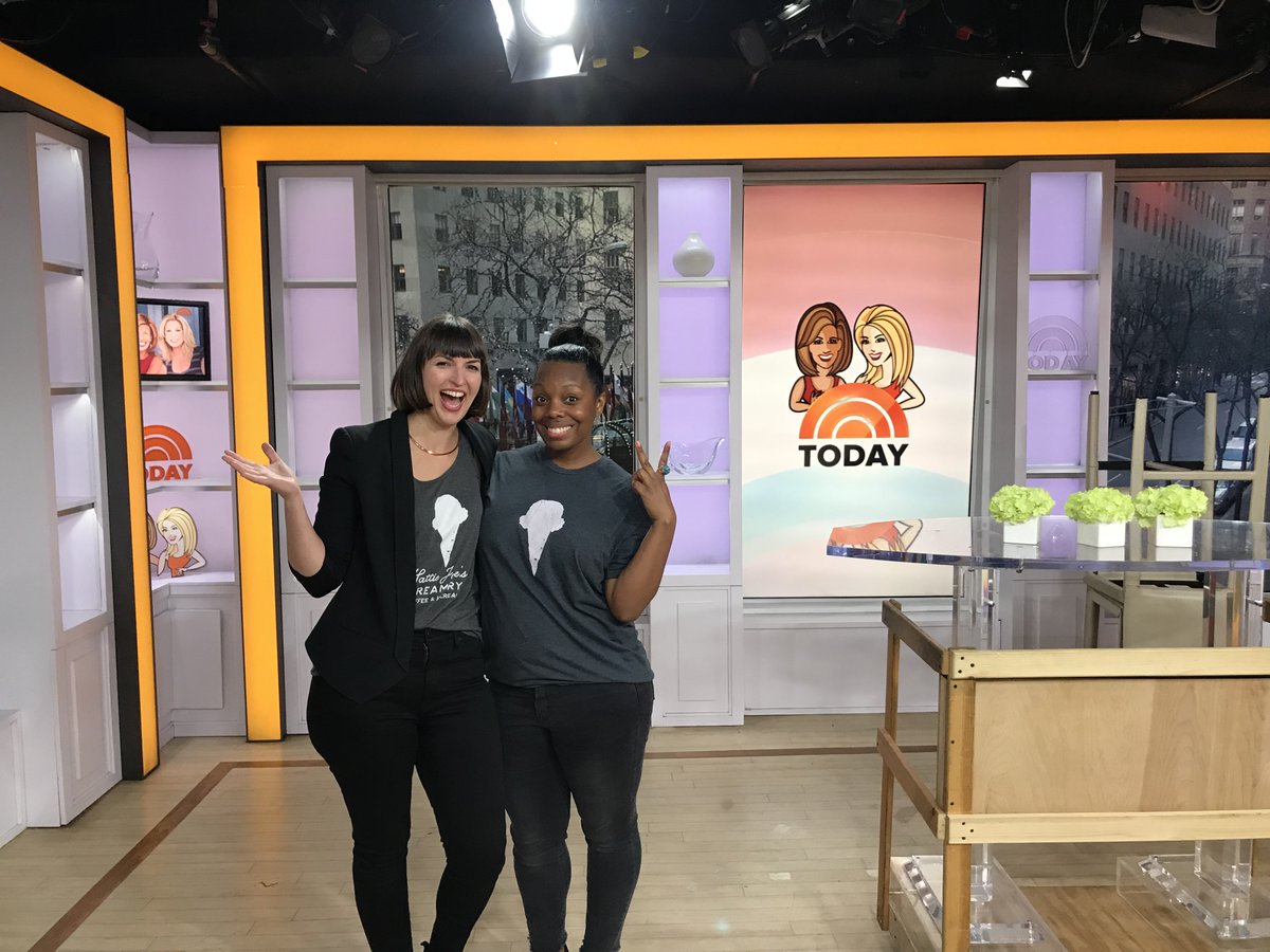 Sheridan_PR's tweet image. It's an exciting day for SPR! Our very own Maggie Forester is on the .@TODAYshow set getting ready for .@klgandhoda! Watch at 10 CT to see .@hattiejanes showcase their Unicorn Hot Chocolate for #NationalHotChocolateDay! #UnicornHotChocolate