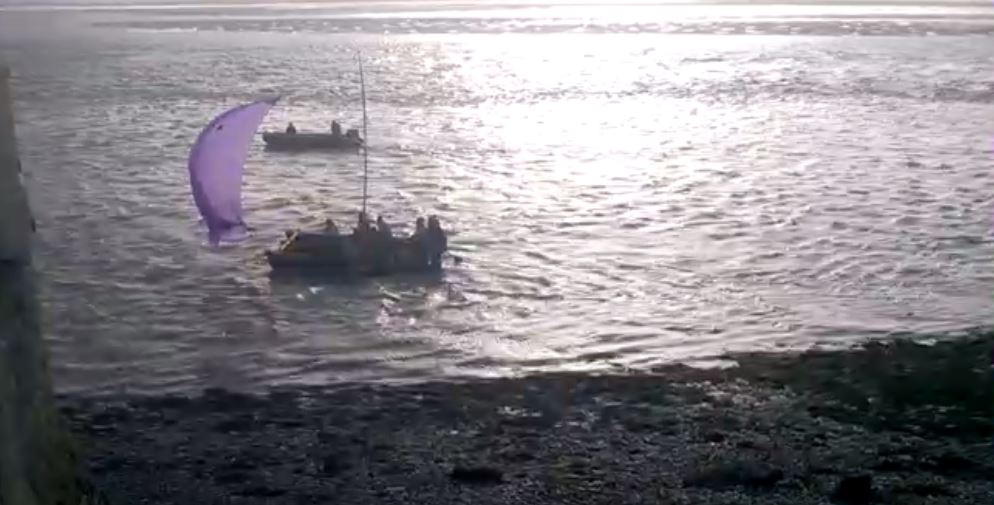 GraveneySchool's tweet photo. @GraveneySchool  Y7 Outward Bound in Wales
We build our own raft ....and it floated ! https://t.co/Jtx01MNaL6