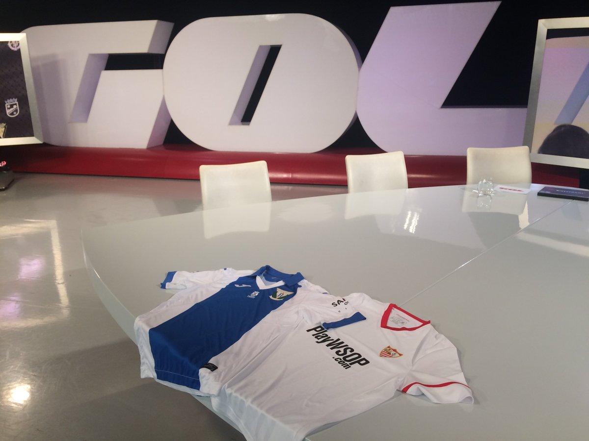CONCURSO | ⚽️ ¡Regalamos las camisetas de <a href="/CDLeganes/">C.D. Leganés</a> y <a href="/SevillaFC/">Sevilla Fútbol Club</a>! ⚽️

¿Cómo conseguirlas? 🤔

📍 Seguir a <a href="/Gol/">GOL</a>
📍 Hacer RT

¡El partido de Butarque se verá en #GolLaCopa a las 21:30h!
