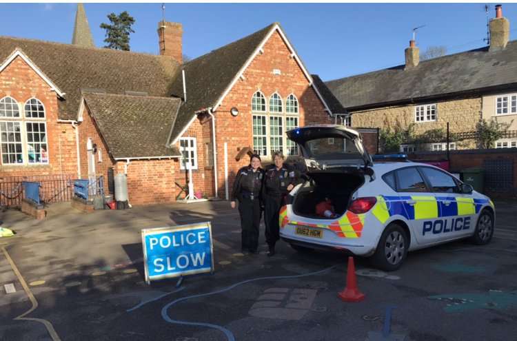 tvp_mk's tweet photo. We popped into Castlethorpe school to do a little talk. The children had prepared questions for us. We were so impressed and they certainly kept us on our toes. #MKNorthNHPT #C9551 #C9196 https://t.co/sZWIn4Ubjp