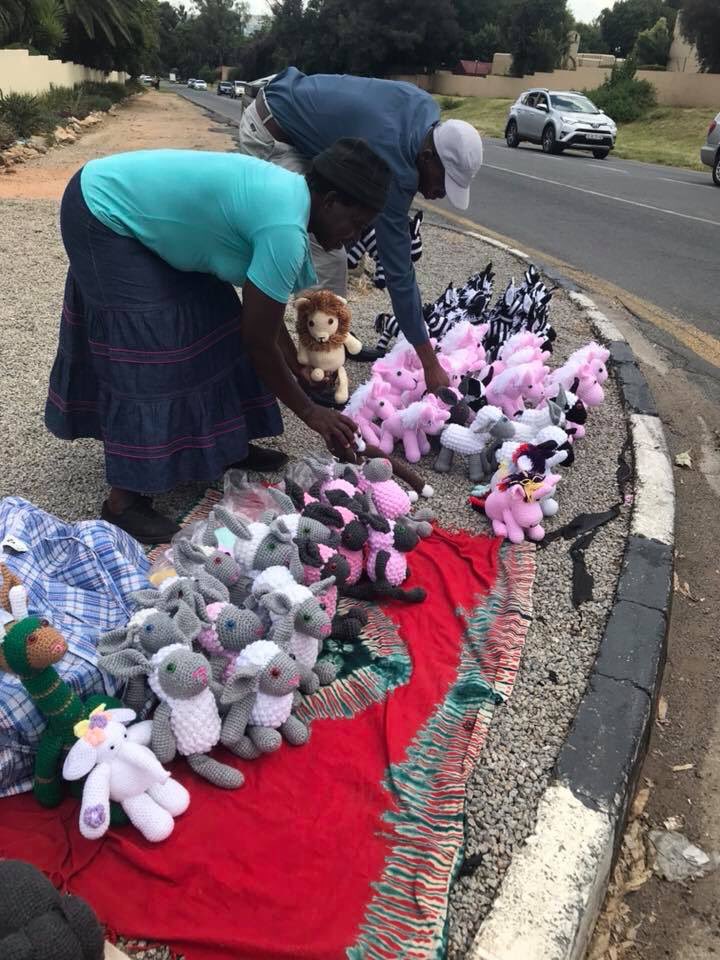 StateShebeen's tweet photo. During the weekends on the corner of Hawken Ave and President Fouche Drive in Boskruin, Randburg (Jo’Burg) there this creative lady who sells her handmade teddies for only R100 each. Please RT to support! https://t.co/5Dxe4PDVs2