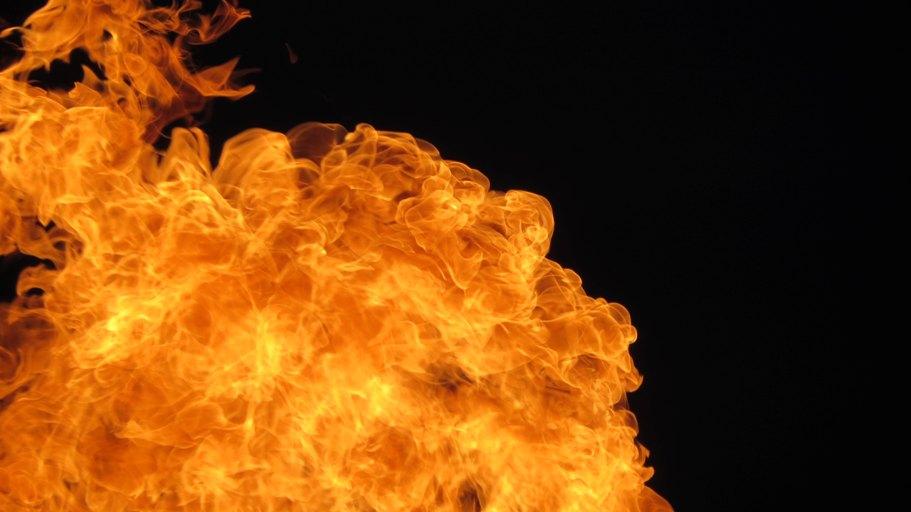 lotus_services's tweet photo. Fires are tragic and devastating, however when the fire is out, timing is of the essence. Fire damage repairs must begin quickly to maximize effectiveness and minimize further damage. #FireDamage #Restoration https://t.co/tJFkptcpeb https://t.co/qUIgxBrVMt