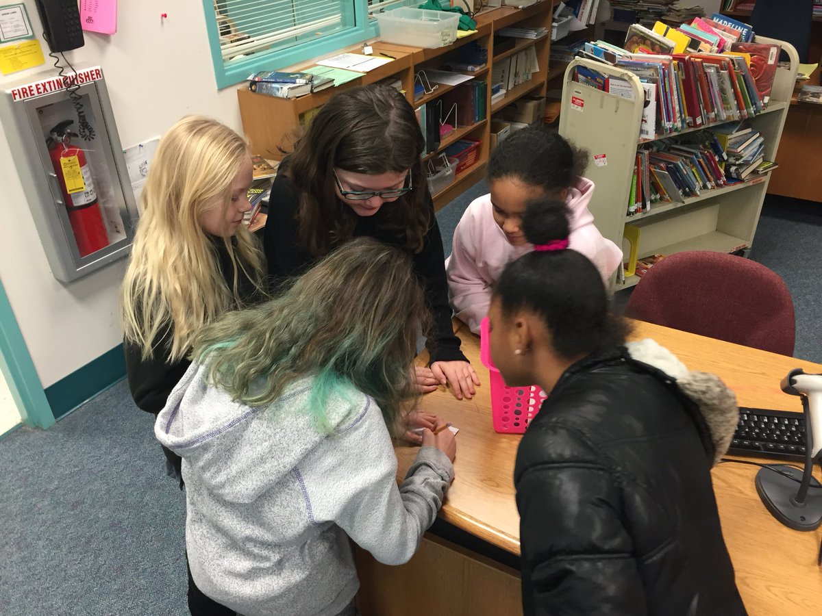 MrsWidstrand's tweet photo. BOB Teams Collaborating!
 #BOB #BattleoftheBooks #Collaboration @apexescougars  @ApexesL @MrsWidstrand https://t.co/aRsinvXfh2