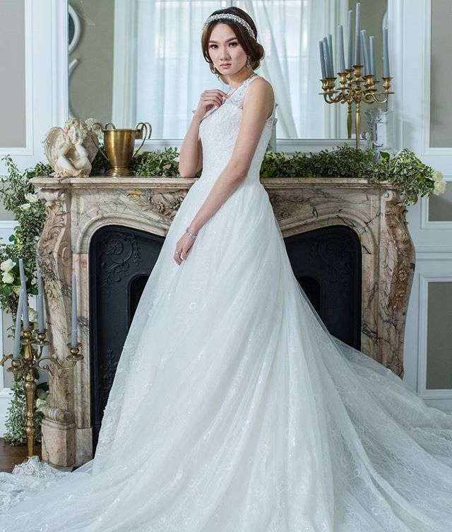 jinzabridal's tweet photo. See more of our #ElvetCollection gowns at our LA Boutique only! Coordination: @charis_events // Floral Design: @designerdana.lee // Photography: @andyseostudio // Gown: @jinzabridal // HMUA: @viviantranartistry // Jewelry: @margaretrowe // Model: @giao_quynh https://t.co/GNwdlKOA5k