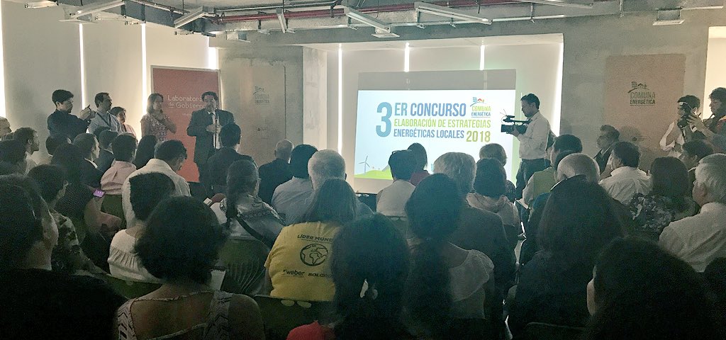 En <a href="/labgobcl/">Laboratorio de Gobierno</a> conociendo los avances y programas del Gobierno en materia de uso eficiente de energía.