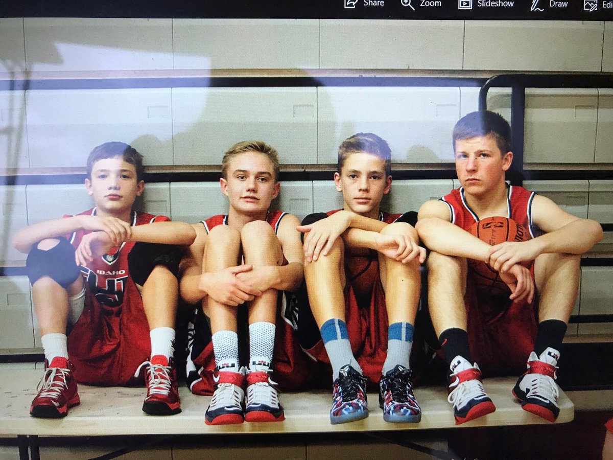tylerseeger44's tweet photo. Happy birthday big guy, love you bro 💙 https://t.co/HIUrVUD6JT