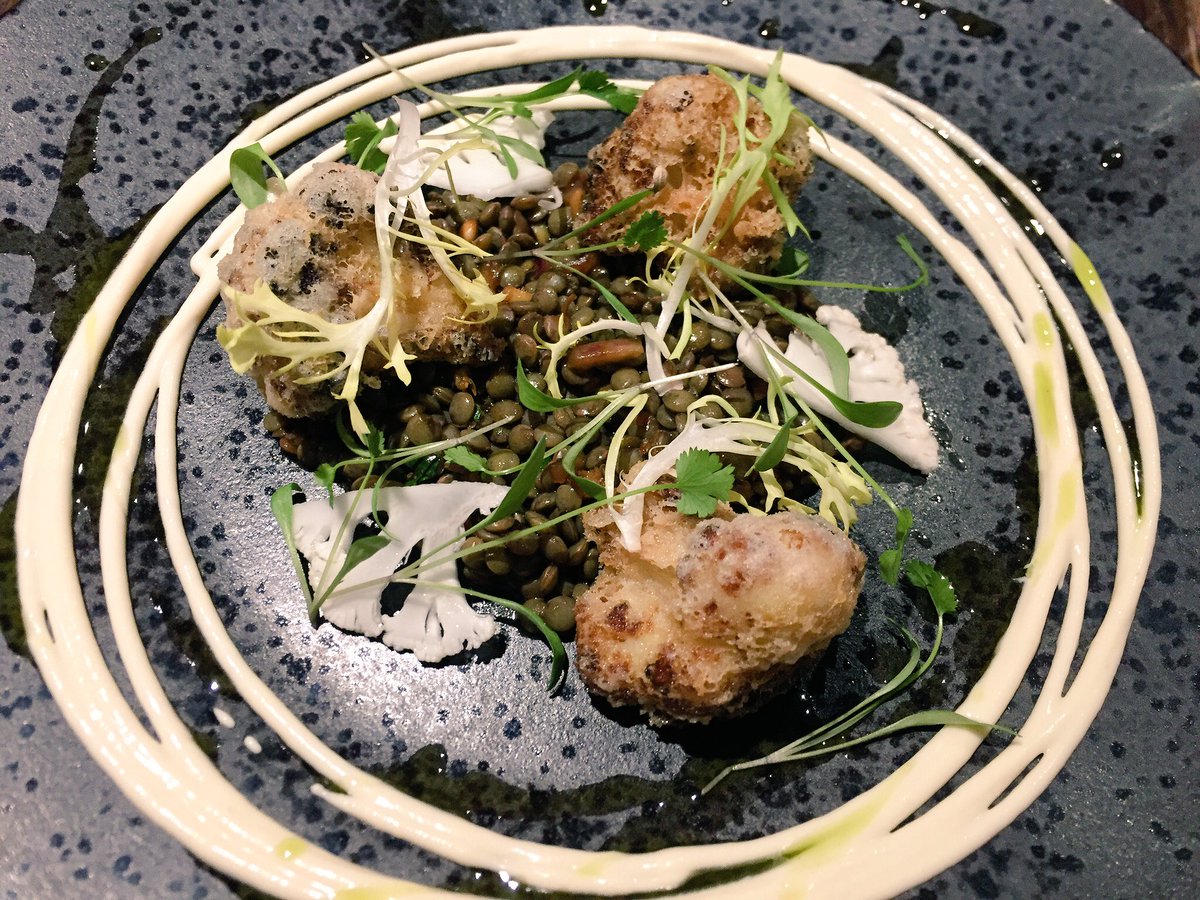 jessesbistro's tweet photo. Introducing our new #vegetarian starter. Tempura roasted cauliflower, spiced lentils,cauliflower puree and coriander emulsion. Also can be adapted for #Vegan diners. #Cirencester #cotswold #veggie https://t.co/ZuW4exu1pW