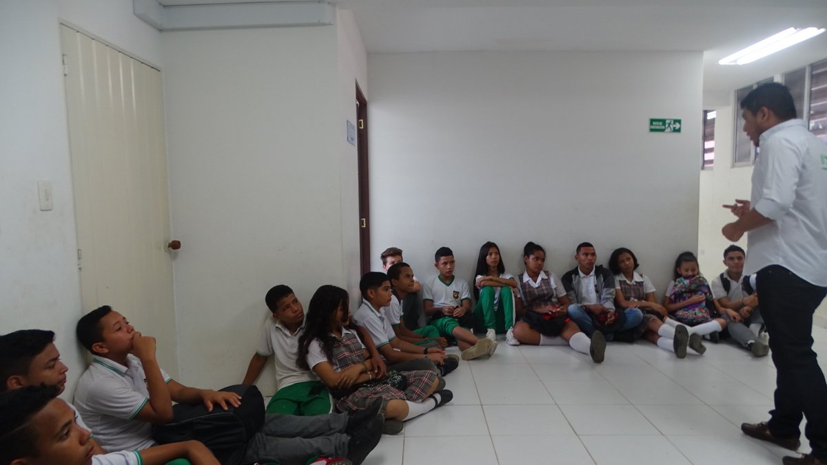 PVDplusINEM's tweet photo. En el día de ayer los chicos de @TICMonteria motivaron a los estudiantes de los semilleros de investigación del @InemMonteria a seguir trabajando con excelencia en este 2018. @SemMonteria @Ministerio_TIC https://t.co/NO5oBNA1V7