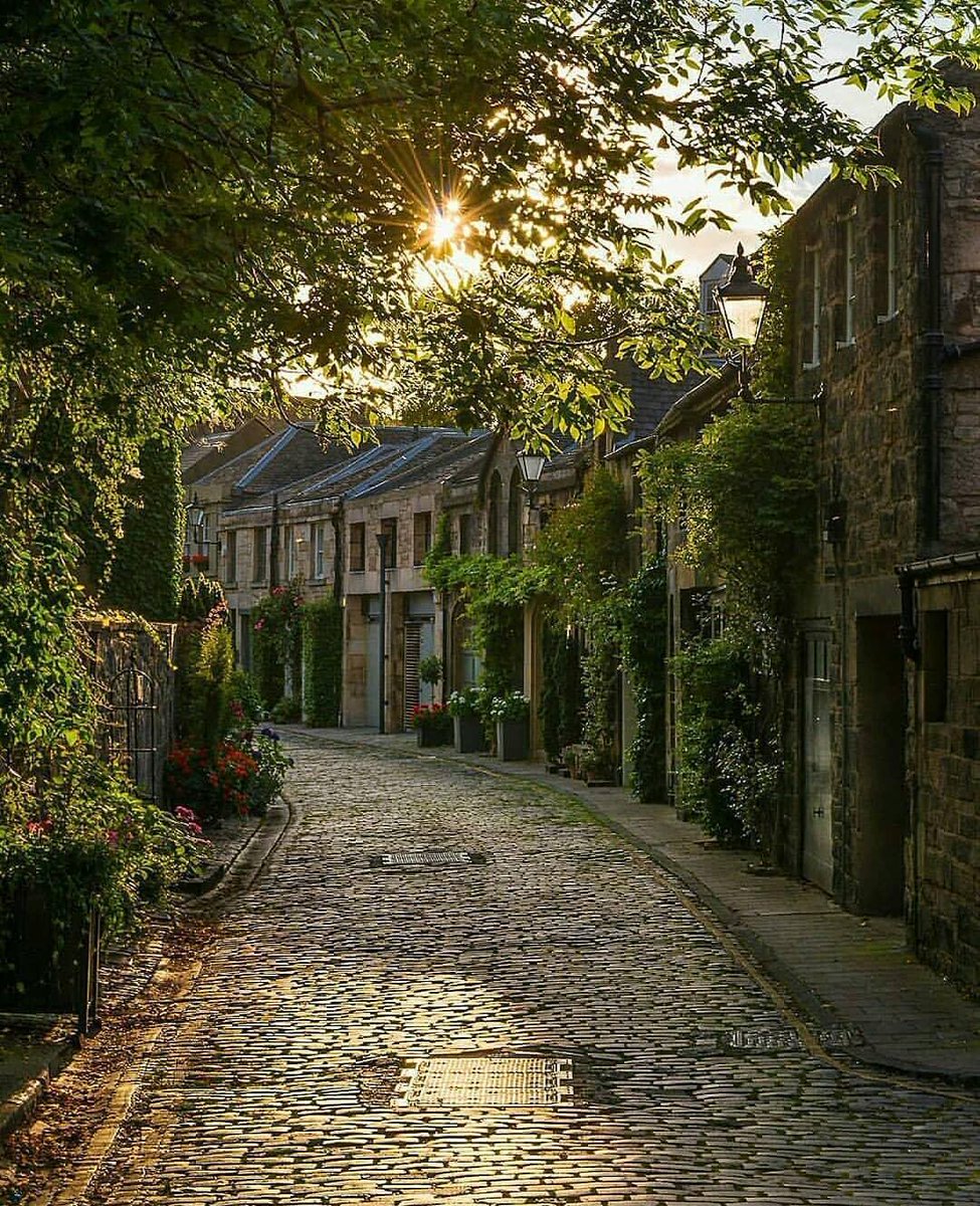 greetingsfr0m's tweet photo. 📍 Edinburgh, #Scotland
📷 https://t.co/RtEounEEbE https://t.co/l3rfVqYeeR