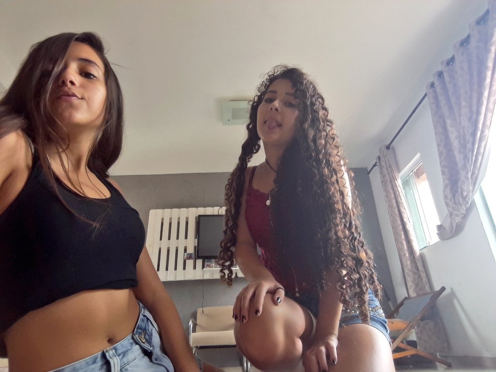 Nilly3_'s tweet image. Meu amor❤👭