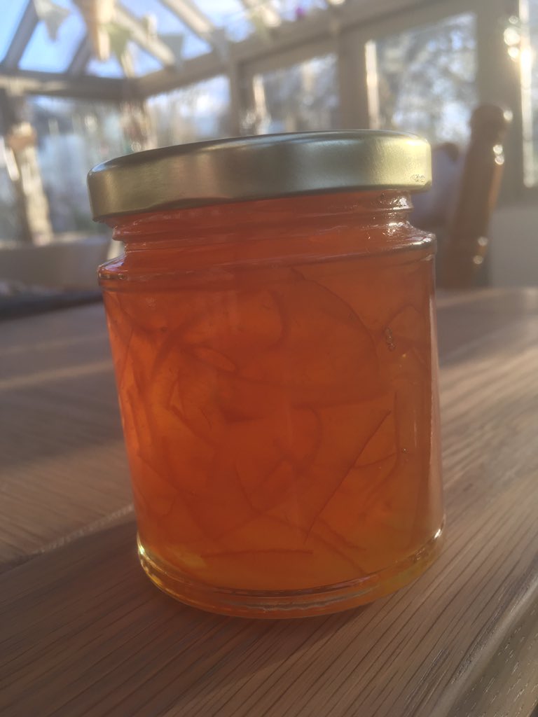 Orangey #marmalade magic thanks to @farmavemaria #oranges and my new favourite preserves book from <a href="/VivienLloyd/">Vivien Lloyd</a> 🍊😊