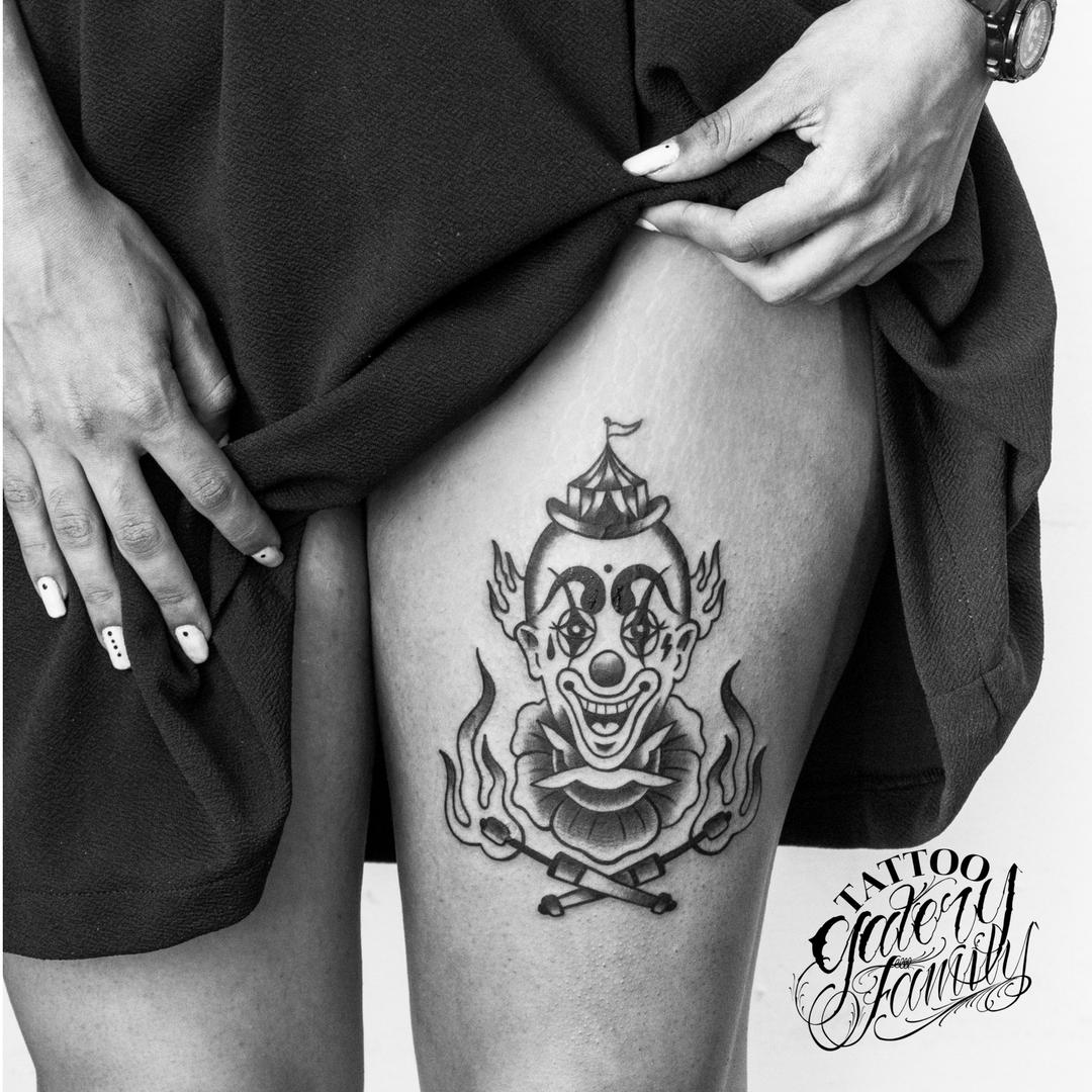 Payaso piromaniaco realizado por <a href="/erre/">Erre</a>.skin para @oriannamendoza #tattoo #tatuaje #ink #design #art #diseño #clown #payaso #clowntattoo #instatattoo #traditionaltattoo #traditional #oldschool #oldschooltattoo #blacktraditional #blxck #oldlines #oldworkers #boldtattooart #darkart