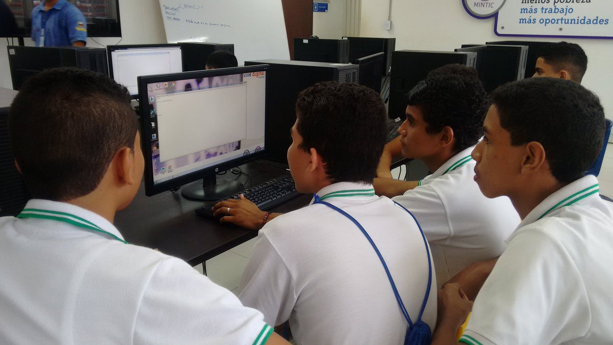 PVDplusINEM's tweet photo. Estudiantes del @InemMonteria inician sus primeros pasos en el maravilloso mundo de la programación Web. @TICMonteria @SemMonteria @Ministerio_TIC https://t.co/6wSrky2cg2