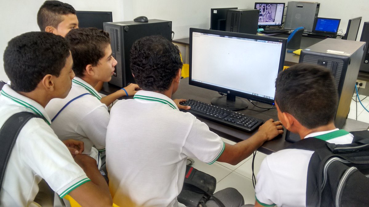 PVDplusINEM's tweet photo. Estudiantes del @InemMonteria inician sus primeros pasos en el maravilloso mundo de la programación Web. @TICMonteria @SemMonteria @Ministerio_TIC https://t.co/6wSrky2cg2