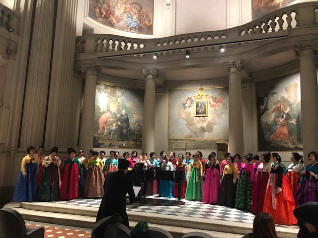 FondZeffirelli's tweet photo. Tutto è pronto per il concerto organizzato dalla Scuola di musica #IlTrillo nell'ambito del Florence International Music&Arts Festival Firenze (Festival di musica&arte che unisce #Italia e #Corea) nella Sala Musica della @FondZeffirelli #ItaliaCorea #Festival https://t.co/1rUIThQog3