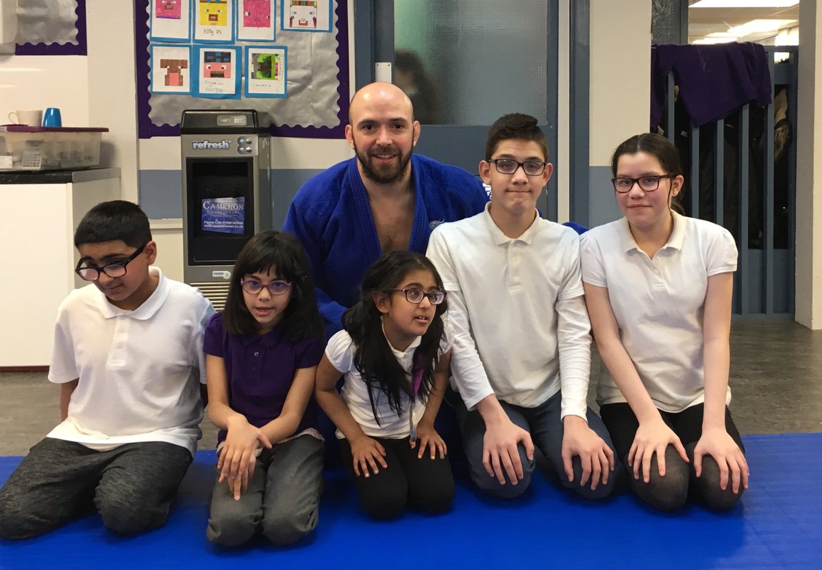 stevisome's tweet photo. Another engaging session @Darnley_Primary @JudoScotland @SDS_sport Great to see parents there. Kids now on the way to Hub sessions. #developmentByDesign @Samuel_Ingram https://t.co/YDIYT3aLBr