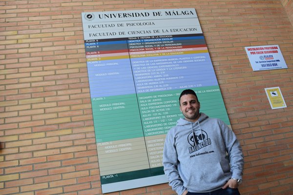 deportivoavance's tweet photo. Norberto Domínguez, profesor de Educación Física, unió las piezas que definieron un deporte cultural, igualitario e inclusivo: BALONCODO.
En Desde el banquilo, con Nacho Gutiérrez, os acercamos a este deporte.
🏀💪🏾
#baloncodo #avancedeportivo #comunicadeporte #málaga #deporte https://t.co/vDkPVkyk41
