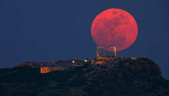 dr_sammd's tweet photo. Photo from #Greece 😍 #SuperBlueBloodMoon https://t.co/MjjR5BidWz