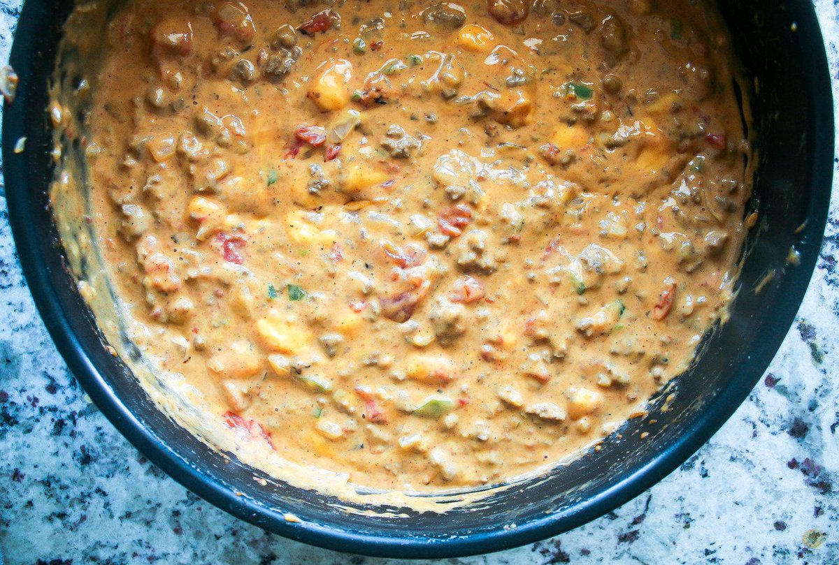 flavorjournal's tweet photo. it's nearly #SuperBowl time. Here's some cheese dip for you!! --> loaded beefy queso dip https://t.co/I0GRSwpE4t #cheese #gameday #partyfood #foodporn #cheesedip #dips #appetizers #easydips #queso #beef #spicy #cheesy #foodblogger #recipes #gamedayfood #recipe #dips #weekendfood https://t.co/c7h995IMjJ