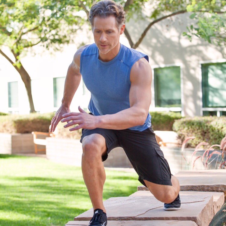 IRT_fitness's tweet photo. Lunge action for Wednesday. #irt #intrinsicresistancetraining #resistancetraining #strengthtraining #coreposture #core #posture #breath #healthandfitness #healthandwellness #nutrition #fitness #fitnessmotivation #workout #workoutmotivation #proximalstabilitydistalmobilty #nike https://t.co/hXbKlLCisV