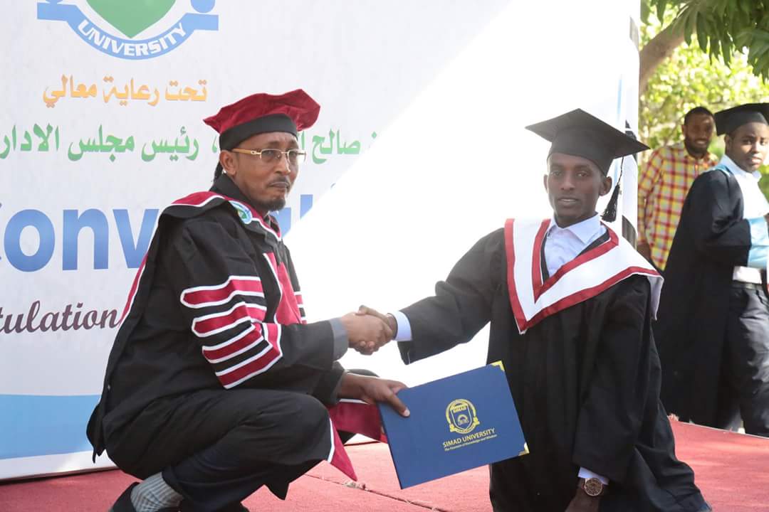 IsmaelRaage's tweet image. Afer being struggling hardworking.Alx I have celbrated my 1st degree ofbanking&amp;amp;finance at @SIMADUniversity. Bieng a physically challenged isn't mean U r unable to accomplish ur dreams and get abutter life.I want to thank allah SWTand to my parents.also I indebted all somalis pple