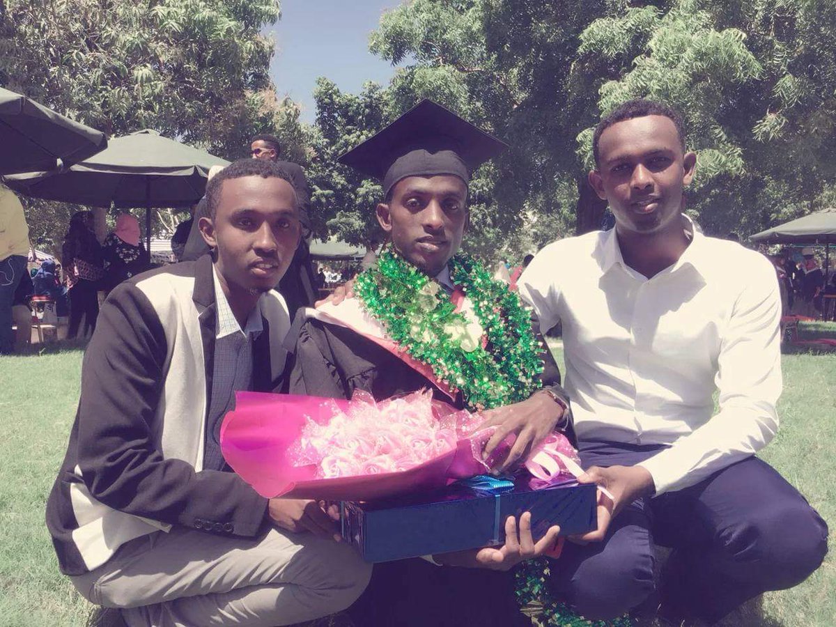 IsmaelRaage's tweet image. Afer being struggling hardworking.Alx I have celbrated my 1st degree ofbanking&amp;amp;finance at @SIMADUniversity. Bieng a physically challenged isn't mean U r unable to accomplish ur dreams and get abutter life.I want to thank allah SWTand to my parents.also I indebted all somalis pple
