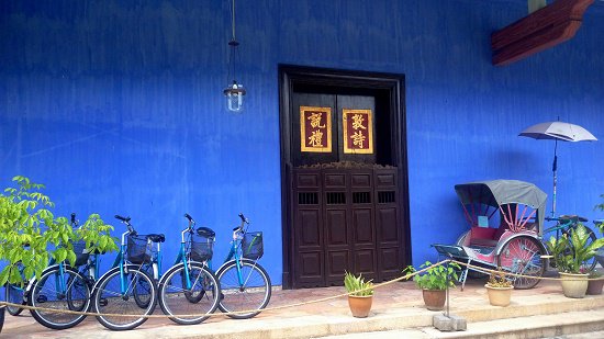 BackpackersMag's tweet image. Penang – A Peek into the lost Peranakan Culture
@BackpackersMag #travel #backpacking #penang 
backpackerstravelmagazine.com/penang-a-peek-…