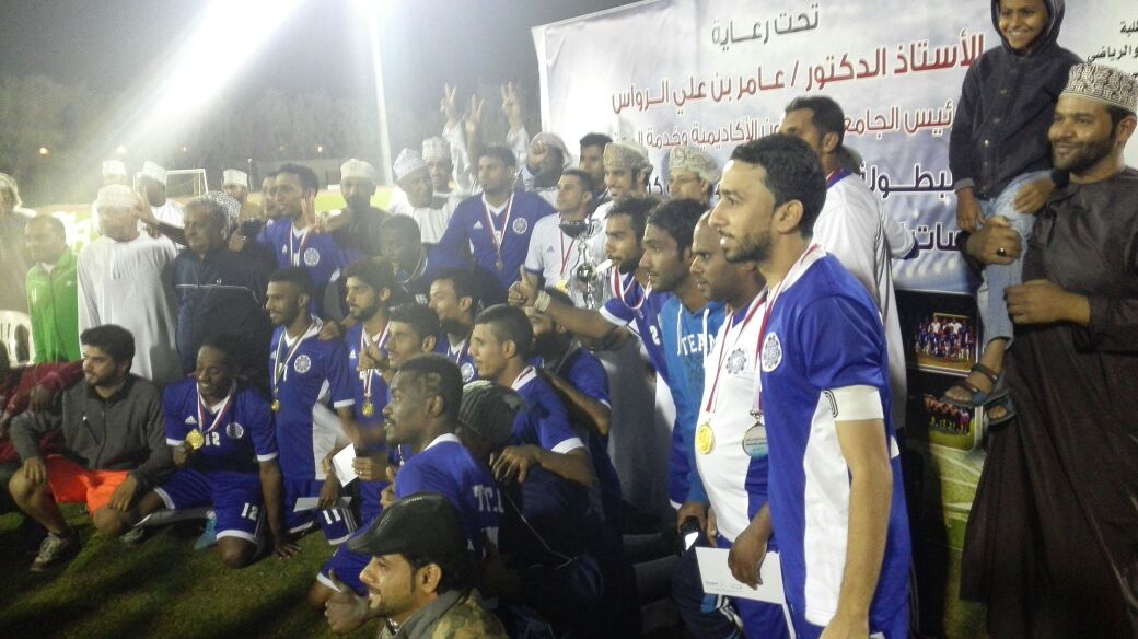 تتويج فريق الشركة الفنية التجارية بكأس البطولة

#بطولة_جامعة_السلطان_قابوس_للمؤسسات_الحكومية_والخاصة_لكرة_القدم