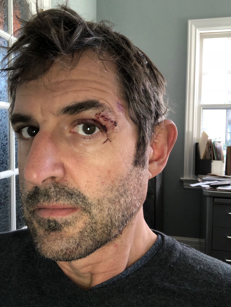 Louis Theroux tweet media