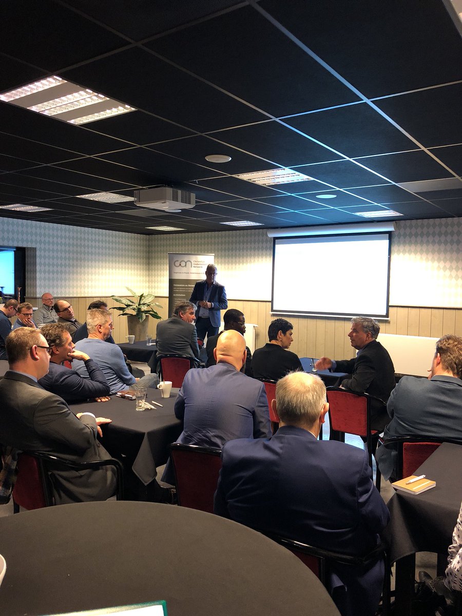 CO_dagen's tweet photo. De nieuwjaarsborrel is begonnen. Mooie ideeën vanuit de leden voor 2018. https://t.co/dZV5wonC1B