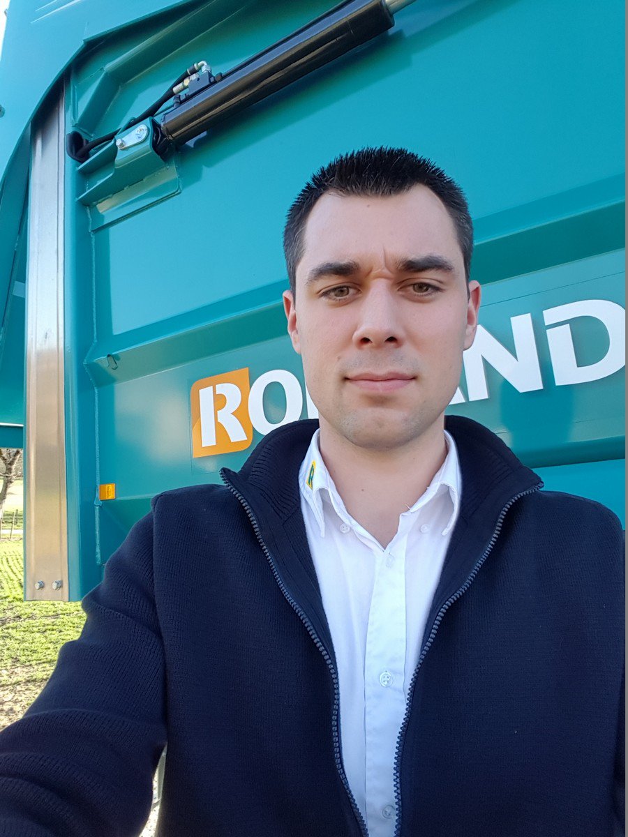 RemorqueROLLAND's tweet photo. 🚨 Info people chez #Rolland ! Découvrez les nouveaux venus dans la #ROLLTEAM qui pourront vous renseigner sur le terrain ! 💪🚜 + d'infos >>https://t.co/aFKJ8U74Fw #recrutement #team #agriculture #serviceclient https://t.co/Gv5LQrwiHt