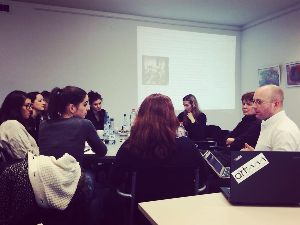the_article_'s tweet photo. @the_article_  bei unserem heutigen #workshop zum Thema Bildrechte mit Dr. Dr. Grischka Petri #goetheuni #arthistory #blogger https://t.co/ggGuhVj5A4