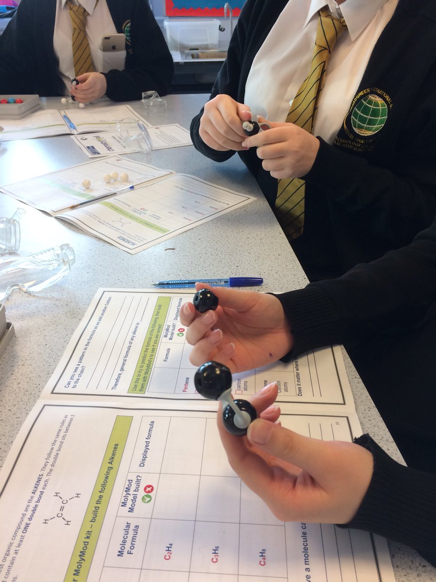 LJMUAbsChem's tweet photo. Well done y10 you - we had a great time delivering our #bondingworkshop @BGreenIntSchool #stem #alkanes #alkenes #methanebubbles #molymod #outreachworks https://t.co/TQW8h007AM