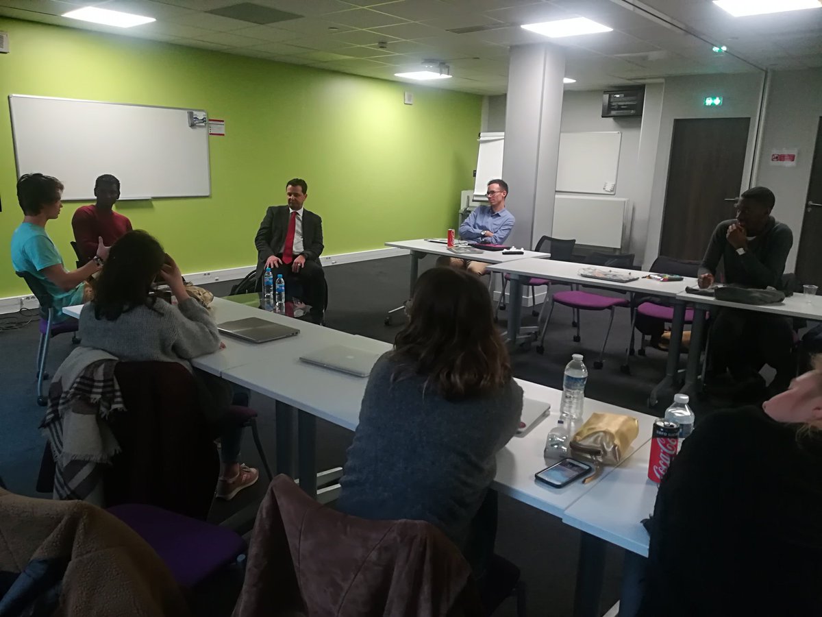 cthbreton's tweet photo. Témoignage autour du vaste monde des Médias..  Métier ou vocation ? Merci à @DidierMaisto  @SudRadio @FiducialMedias  Parcours Entertainment &amp; Médias  @KedgeBS @PE_SoftPower @VirginieMartin_ @nathector - Campus Kedge Paris https://t.co/vd3J8hPWzG