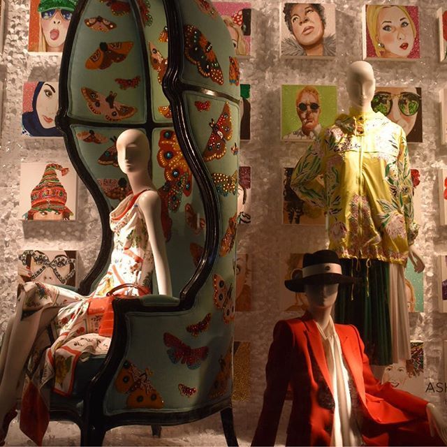 Bergdorf Goodman, New York City, January 2018

#windows #hermes #retail #retaildesign #design #vm #visualmerchandising #fashion #monster #imaginary #windowdisplay #fashionblogger ift.tt/2FznVj7