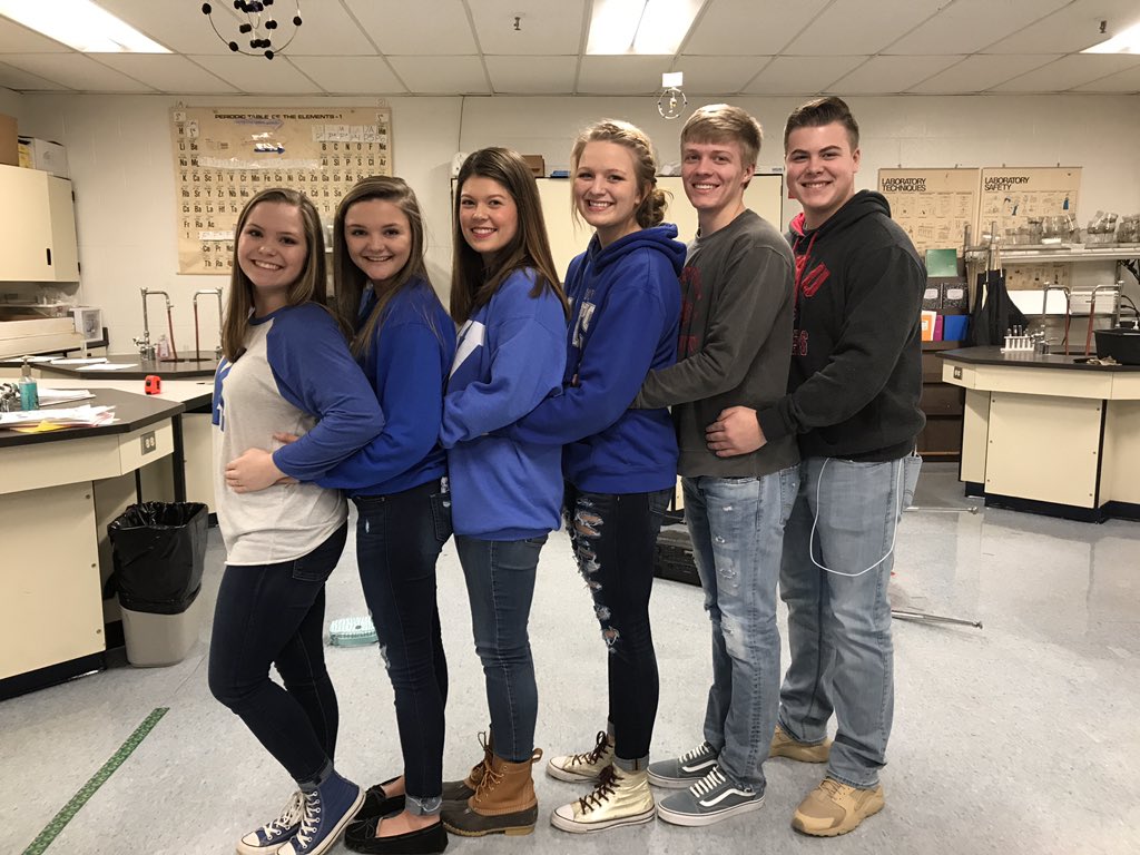 Awkward family photo day😂📸<a href="/LC_Renaissance/">LCHS Renaissance</a>