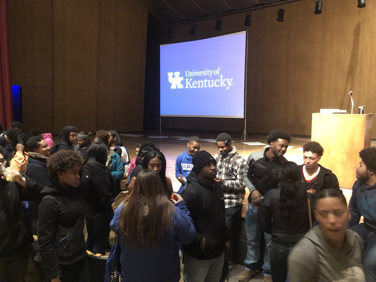 WesternTheSTEM's tweet photo. Western High School classes of 17’ and 18’ getting together for a day at the University of Kentucky #warriornation @JCPSKY @universityofky https://t.co/BFGoK11trC