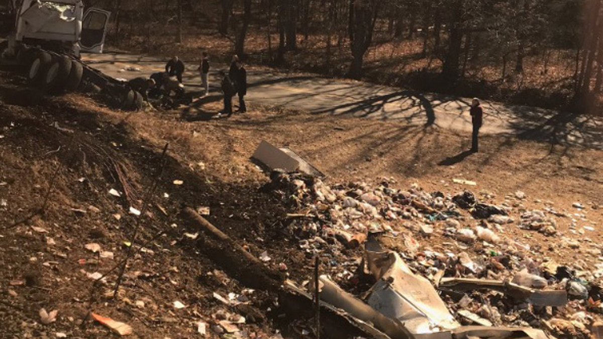 #BREAKING Training carrying GOP members of Congress to retreat crashes in Virginia bit.ly/2nmFITZ?utm_so… https://t.co/5i2U4QjTLd