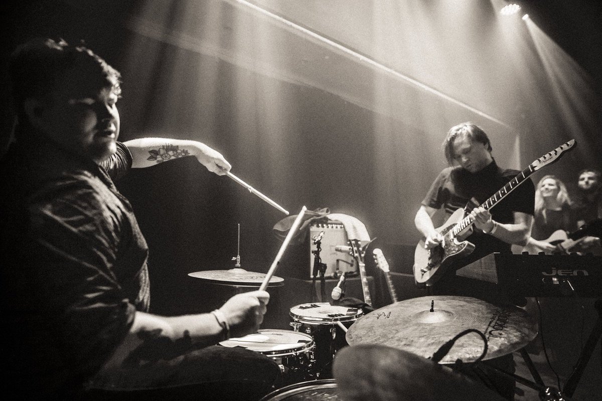 suethenight tweet media