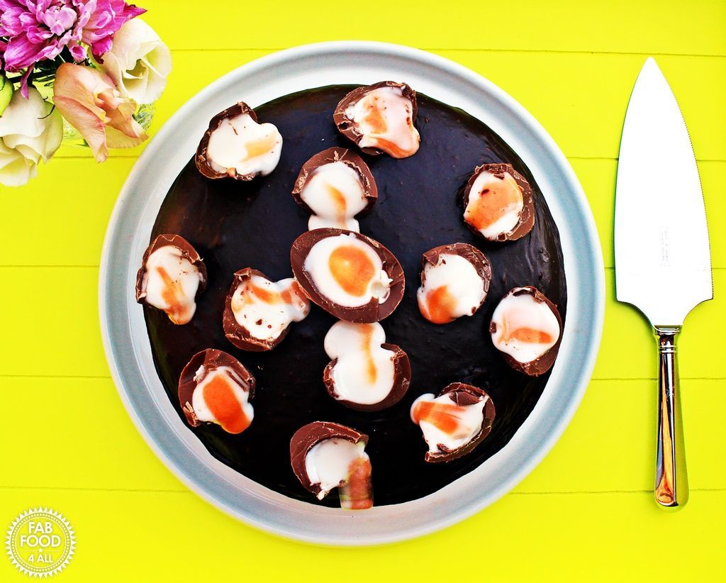 FabFood4All's tweet photo. Creme Egg Chocolate Cake - moist and delicious! #cremeegg #foodie #foodporn #87T #PMHT @UKBloggers1 https://t.co/SCY0882TNR https://t.co/9BCvYYzn3T