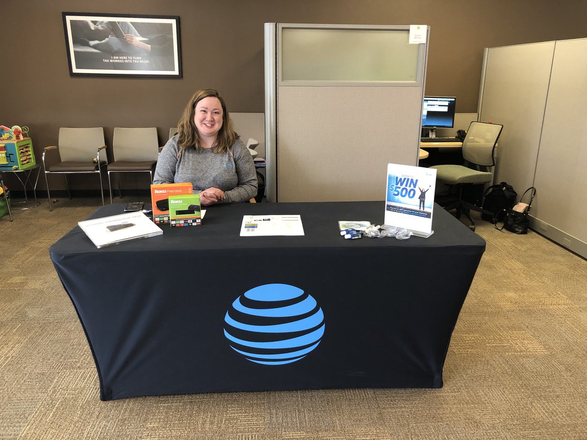 #WinLocal #TaxTime at HR Block Table day! <a href="/Phil__Oliveira/">Phil Oliveira</a> <a href="/cbev207/">Cecilia Beverly</a>