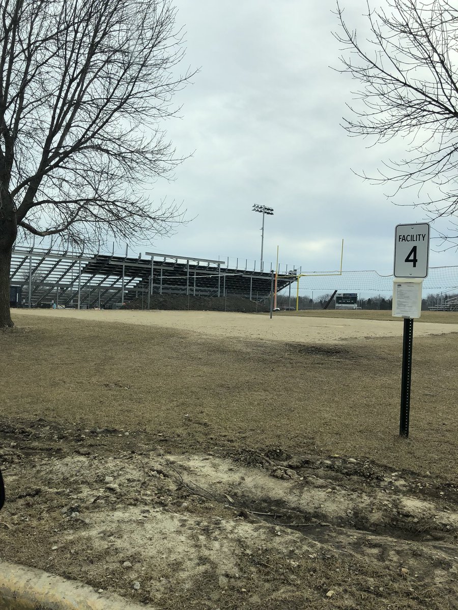 bhsactivitycomp's tweet image. Seats are filling in @bhs_boosters @BartlettHawksAD @MDemovsky