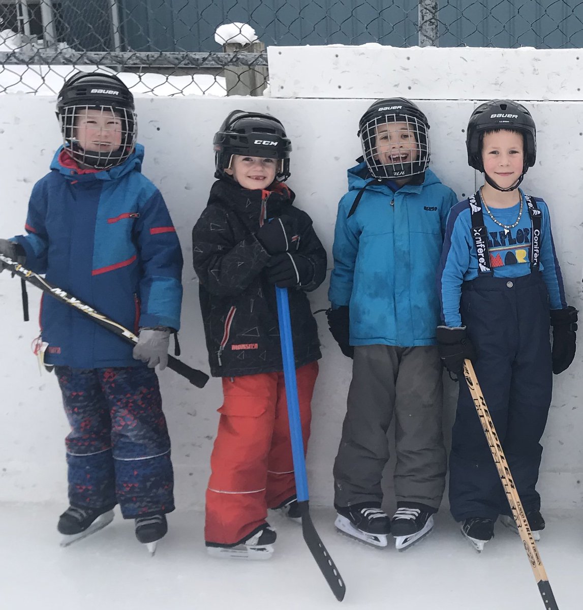 Our school is so lucky to have the Lavington Community Association!  Grade 2's having fun at the local rink.