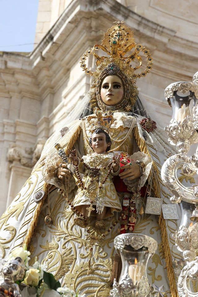🎼 #RepertorioCR18 | incorporamos a nuestro repertorio la marcha "Virgen del Rosario" de Germán Álvarez Beigbeder y dedicada a la Virgen del Rosario, patrona de Cádiz ( <a href="/CadizDelRosario/">Real Archicofradía del Santísimo Rosario - Cádiz</a> )
youtu.be/wa0gykIZLXA