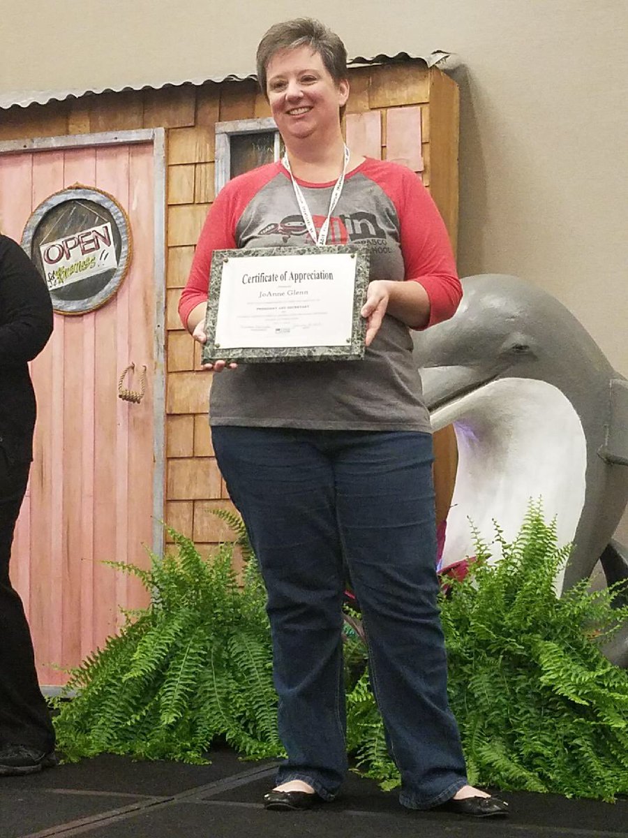 Lorirwiggins's tweet photo. #fldvipn18 So proud of JoAnne Glenn for her dedication to FLDVIPN over the years. @Pasco_eSchool https://t.co/4MsvRmybhx