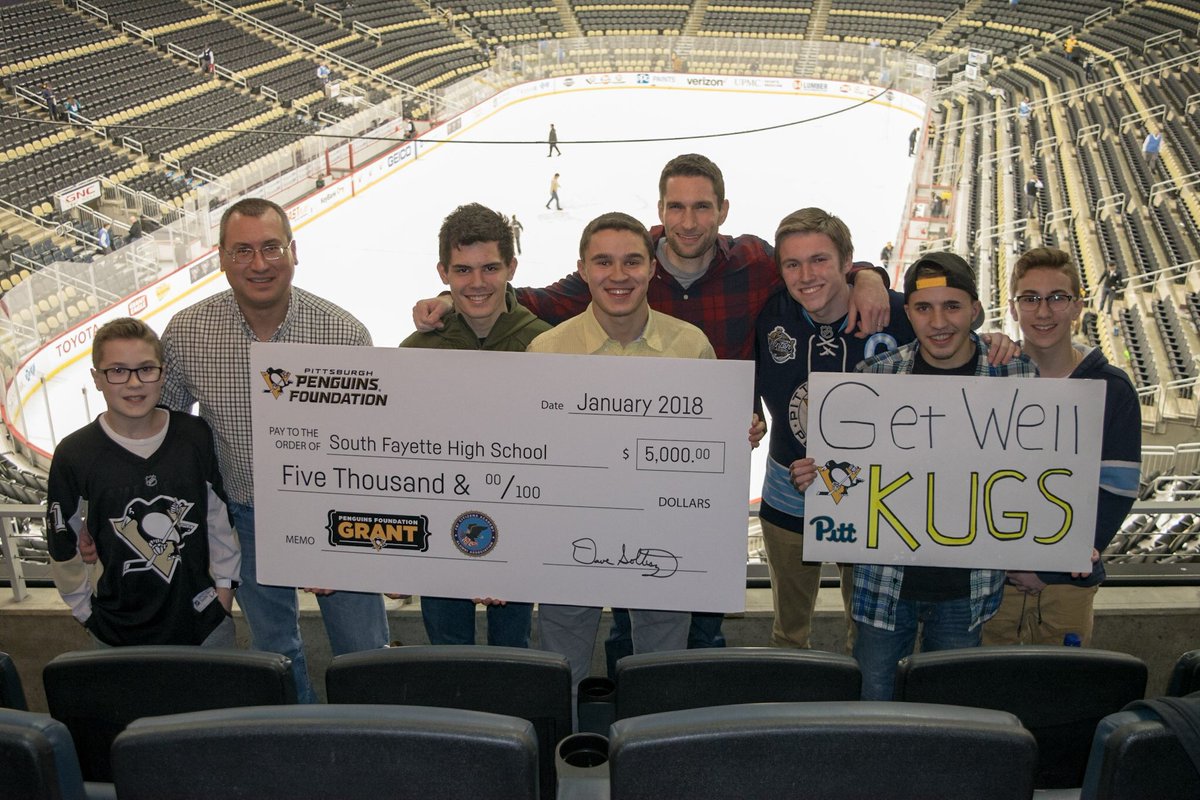 The_SFMedia's tweet photo. Some shots of @J_milteer13 and the rest of the team from the @penguins game. Great job everyone! https://t.co/flcr3GSZIw